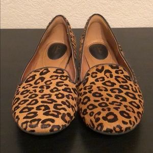 Clarks leopard print leather  flats